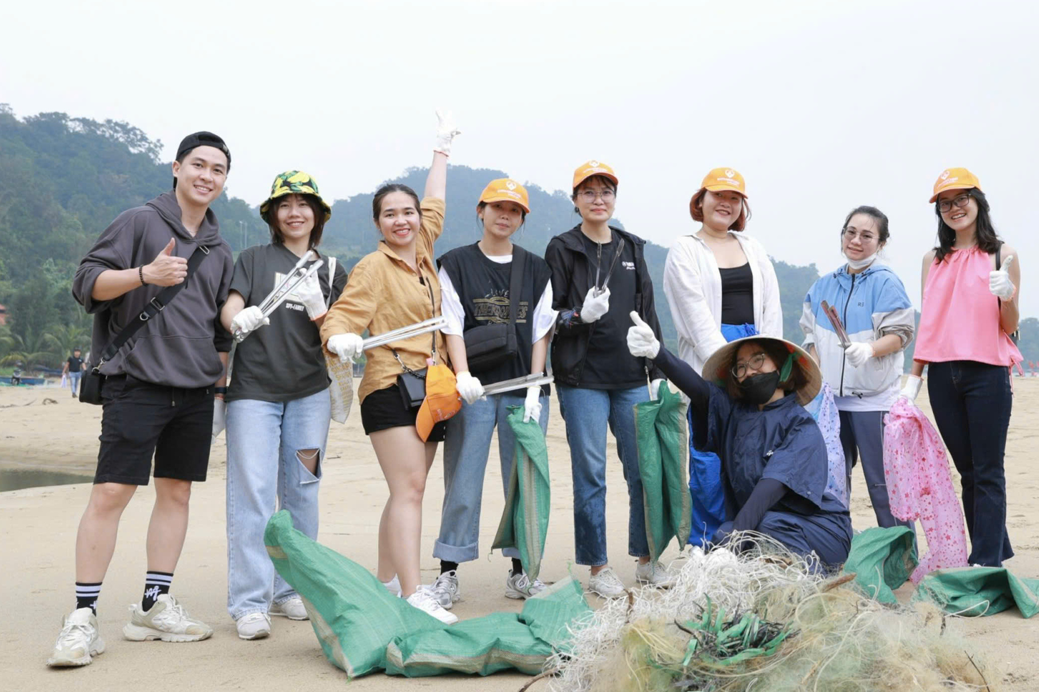 4. Khong thieu phu nu tham gia