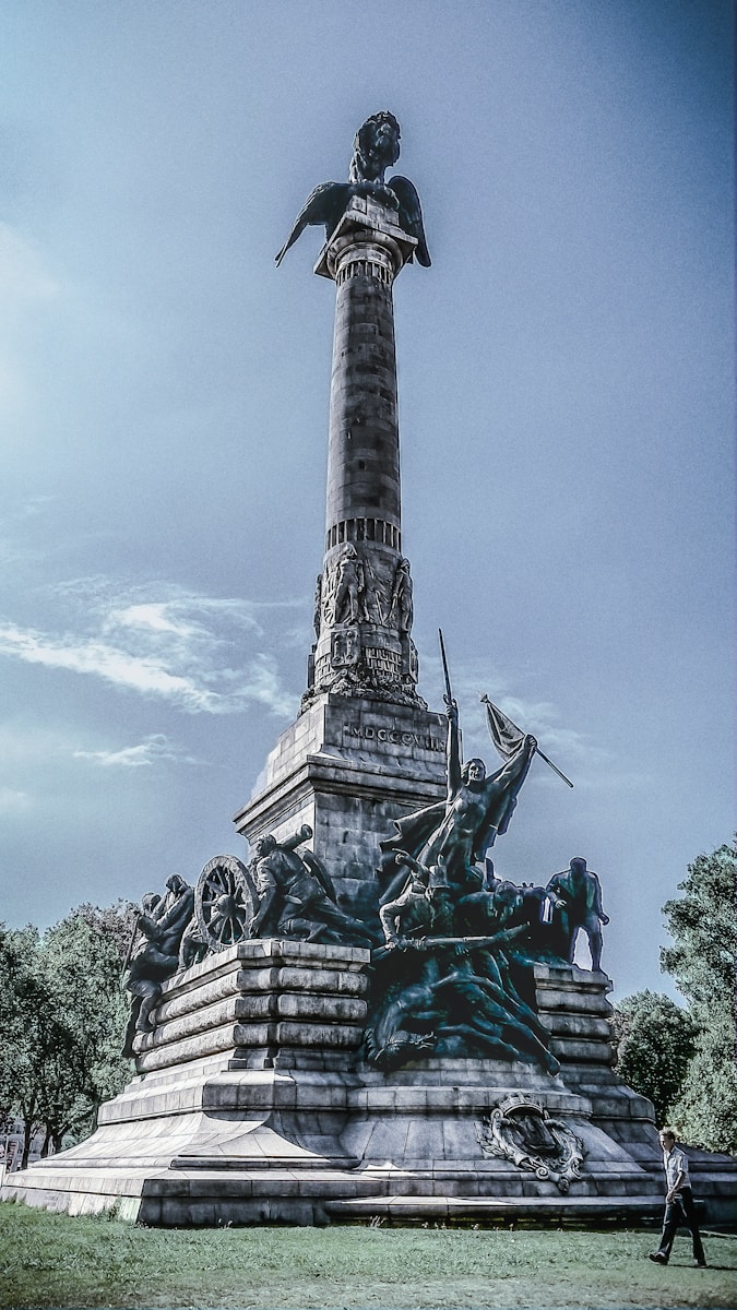black and gray concrete statue at daytime